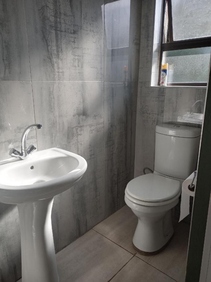 Wise Bird Guest House Roodepoort Ngoại thất bức ảnh