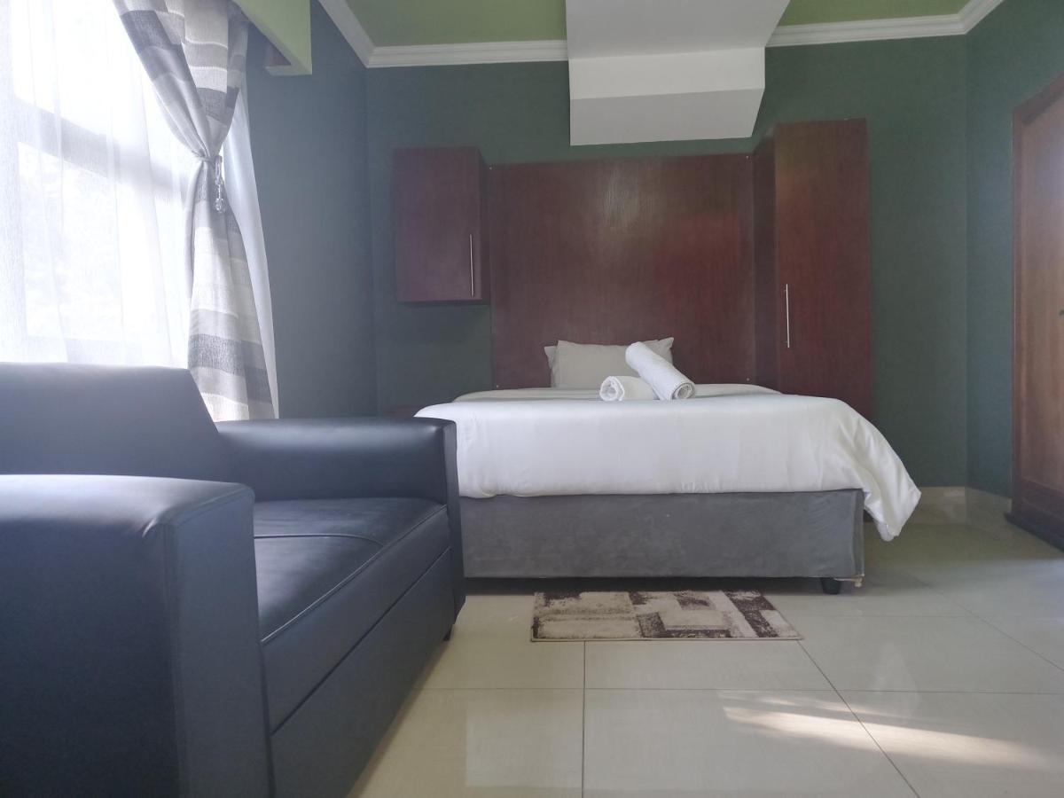 Wise Bird Guest House Roodepoort Ngoại thất bức ảnh