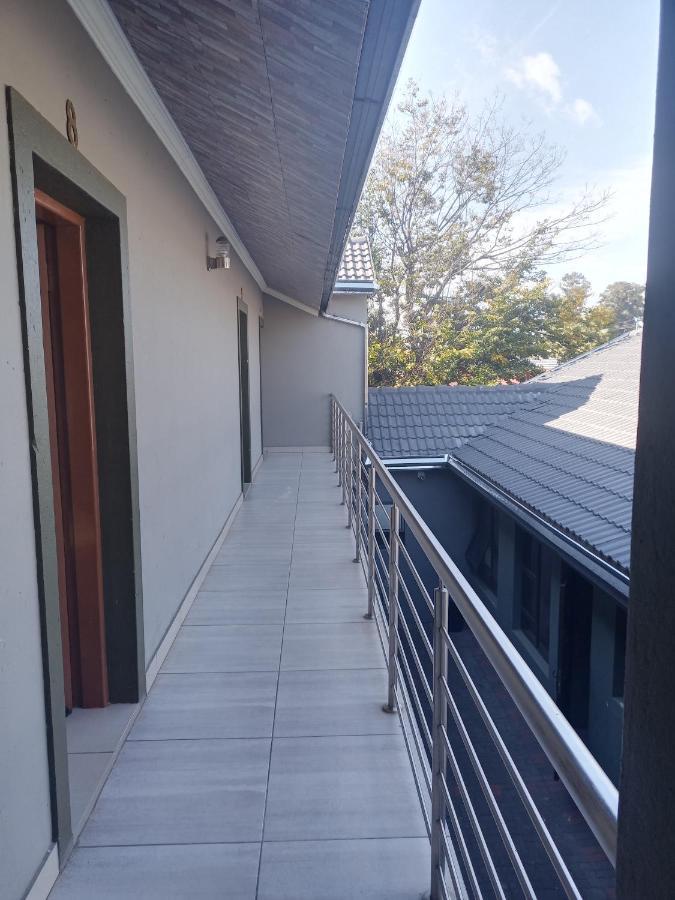 Wise Bird Guest House Roodepoort Ngoại thất bức ảnh