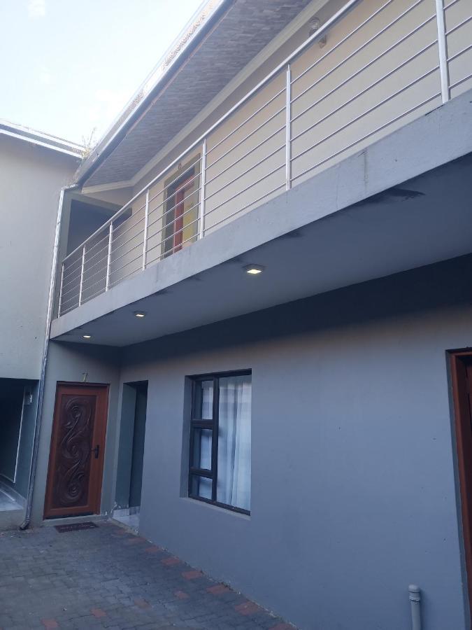 Wise Bird Guest House Roodepoort Ngoại thất bức ảnh