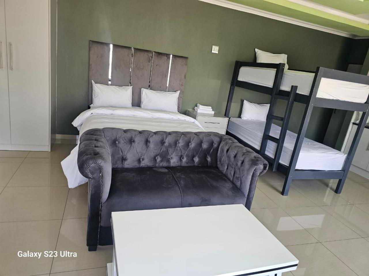 Wise Bird Guest House Roodepoort Ngoại thất bức ảnh